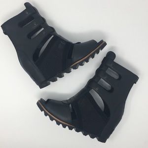 Sorel gladiators-new!